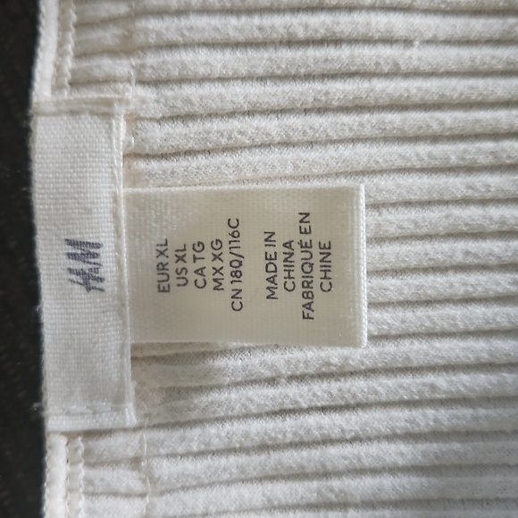 H&M White Ribbed Sleeveless Tank Top - Picture 2 of 4